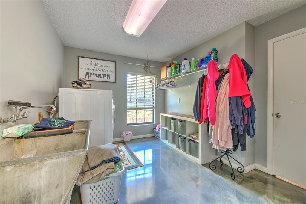 待售: $559,900 (3 贝兹, 3 浴室, 2280 平方英尺)