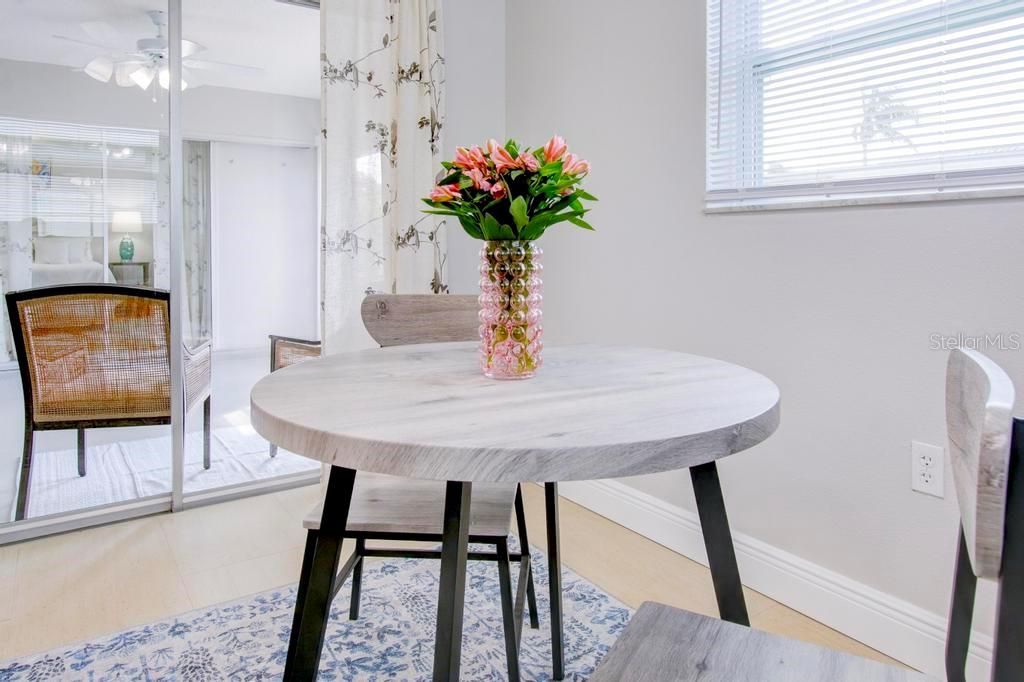 En Venta: $228,900 (2 camas, 2 baños, 1260 Pies cuadrados)