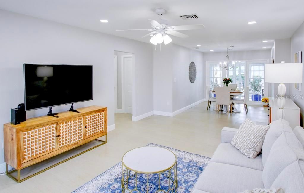 En Venta: $228,900 (2 camas, 2 baños, 1260 Pies cuadrados)