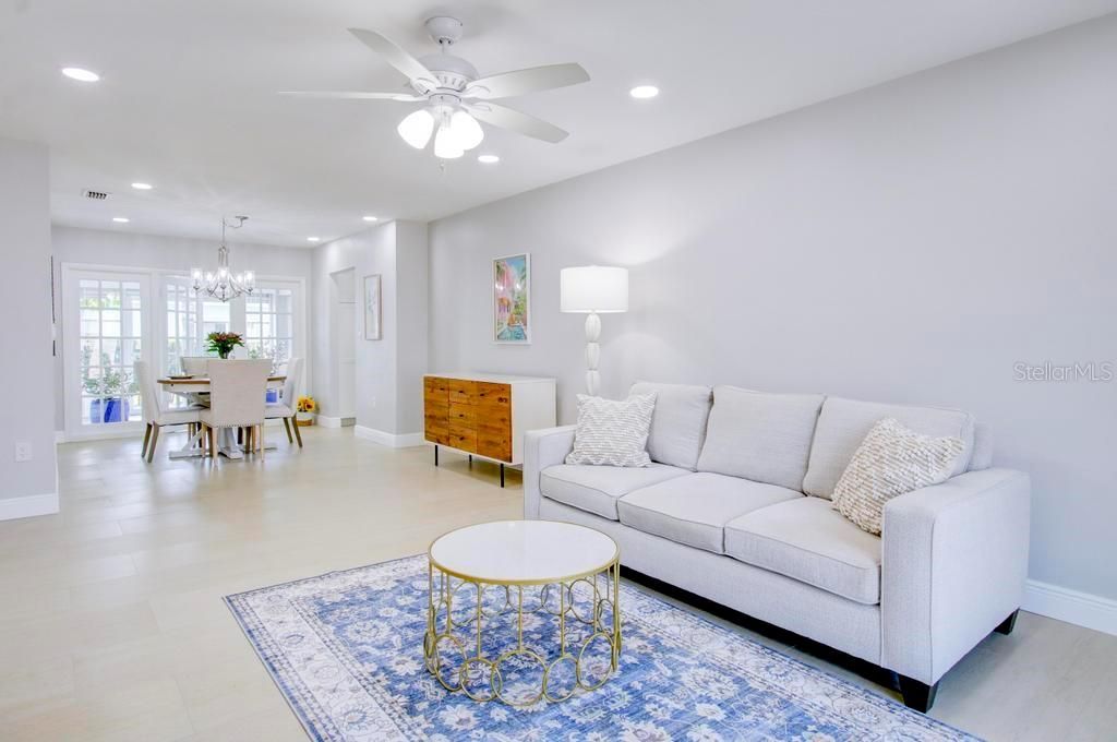 En Venta: $228,900 (2 camas, 2 baños, 1260 Pies cuadrados)