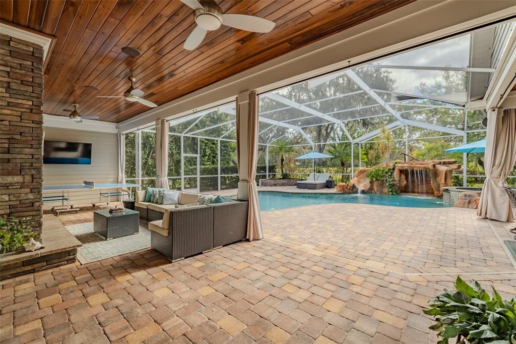 На продажу: $1,499,000 (5 спален, 5 ванн, 5563 Квадратных фут)