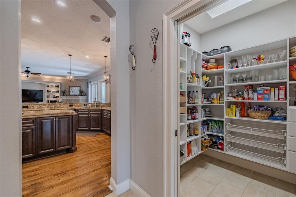 На продажу: $1,499,000 (5 спален, 5 ванн, 5563 Квадратных фут)