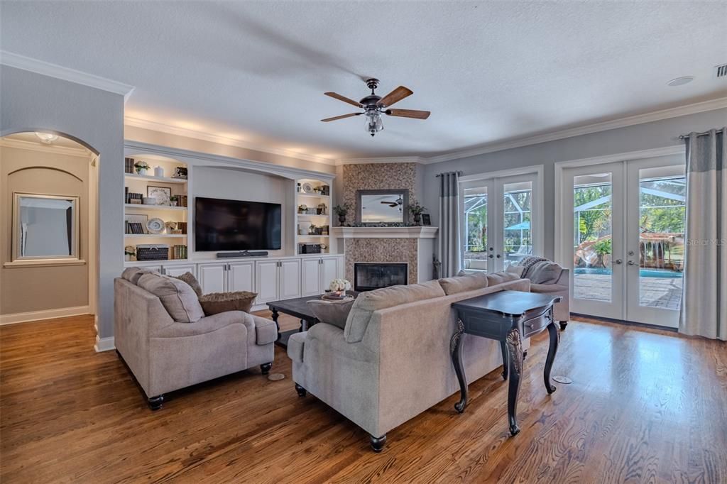 На продажу: $1,499,000 (5 спален, 5 ванн, 5563 Квадратных фут)