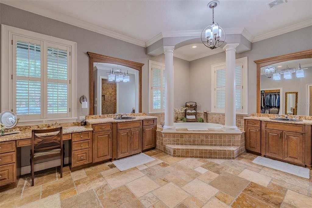 На продажу: $1,499,000 (5 спален, 5 ванн, 5563 Квадратных фут)