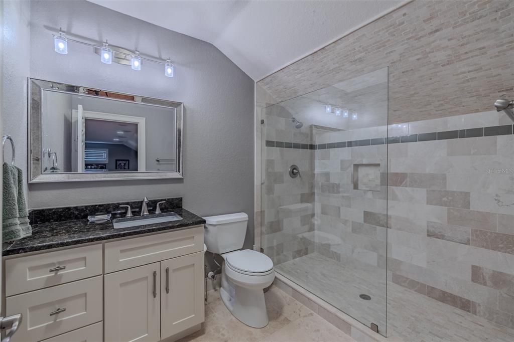 На продажу: $1,499,000 (5 спален, 5 ванн, 5563 Квадратных фут)