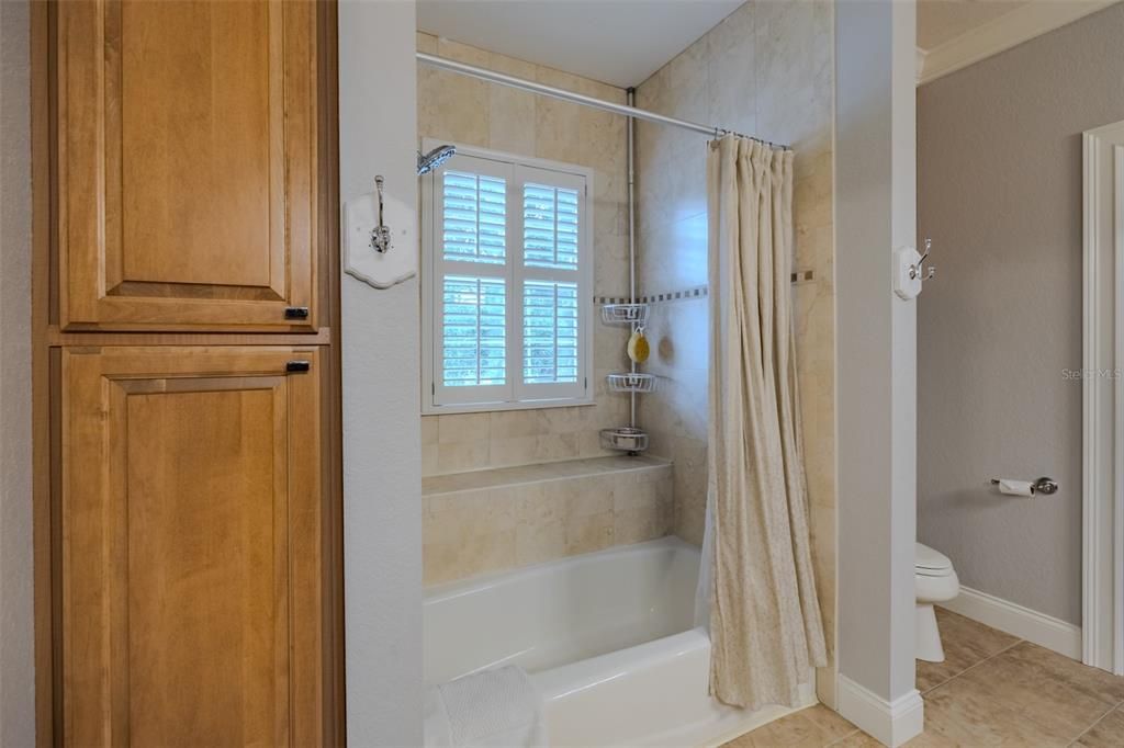 На продажу: $1,499,000 (5 спален, 5 ванн, 5563 Квадратных фут)