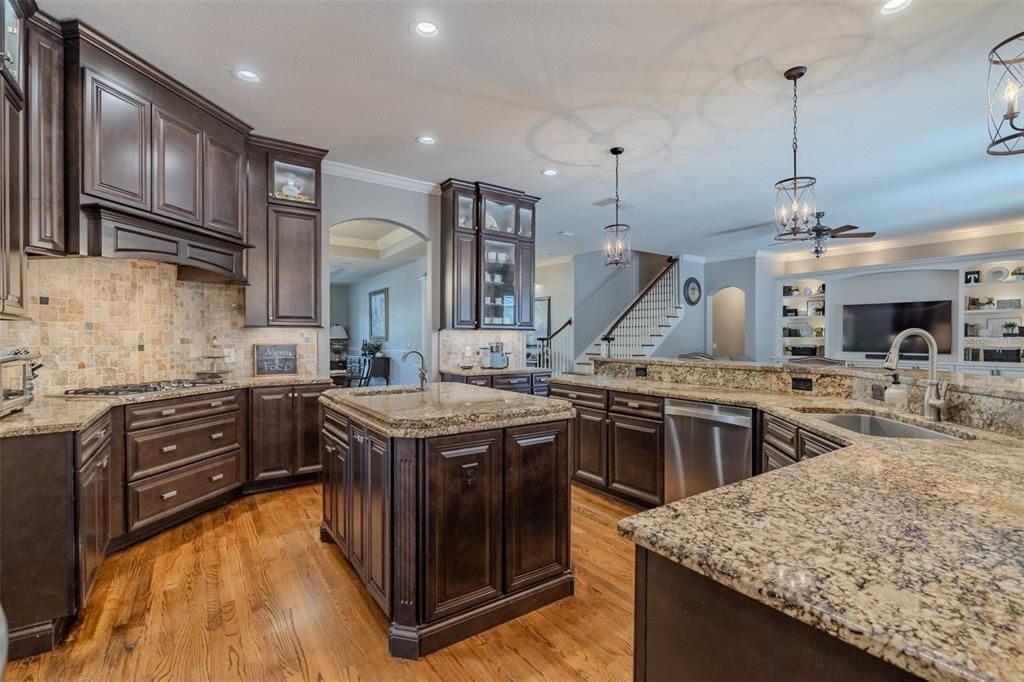 На продажу: $1,499,000 (5 спален, 5 ванн, 5563 Квадратных фут)