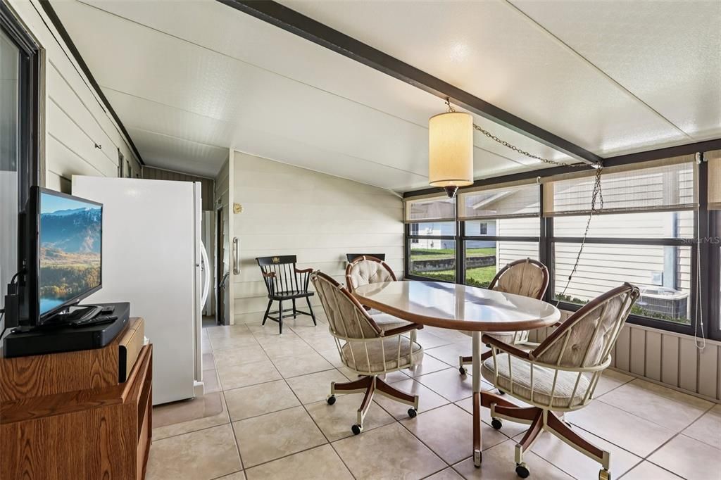 Active With Contract: $125,000 (2 beds, 2 baths, 1404 Square Feet)