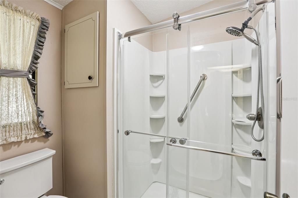 Active With Contract: $125,000 (2 beds, 2 baths, 1404 Square Feet)