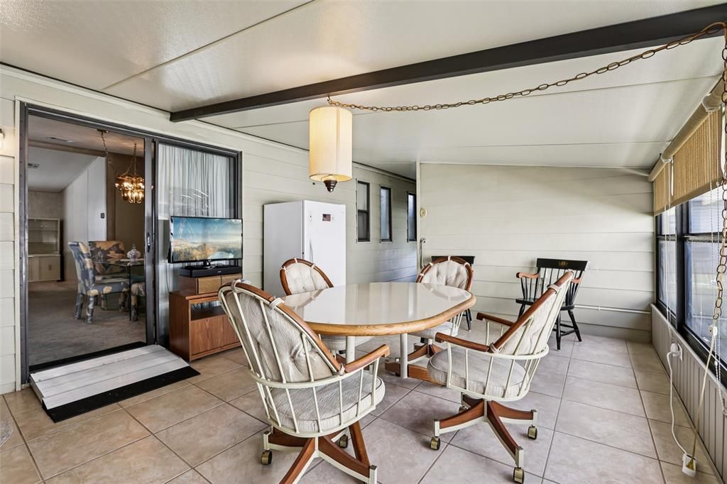 Active With Contract: $125,000 (2 beds, 2 baths, 1404 Square Feet)