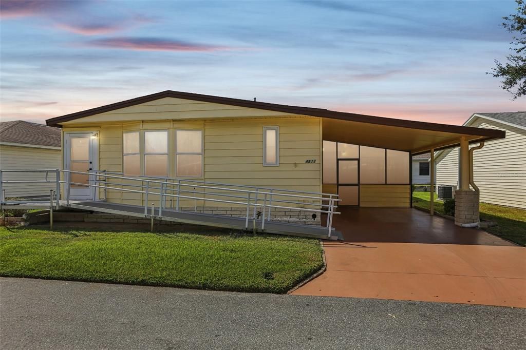 Active With Contract: $125,000 (2 beds, 2 baths, 1404 Square Feet)