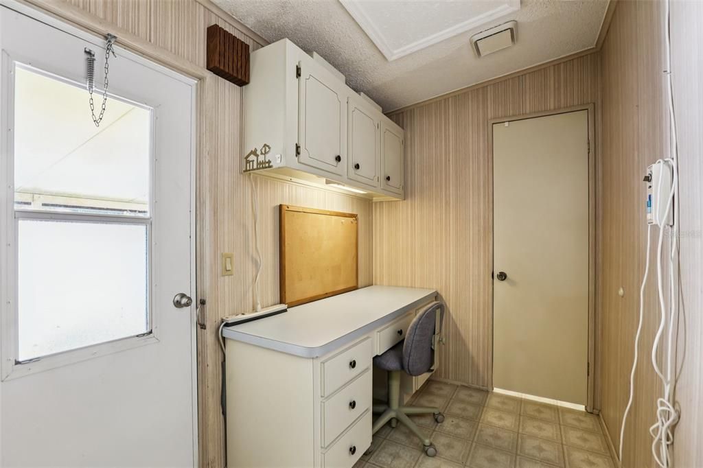 Active With Contract: $125,000 (2 beds, 2 baths, 1404 Square Feet)