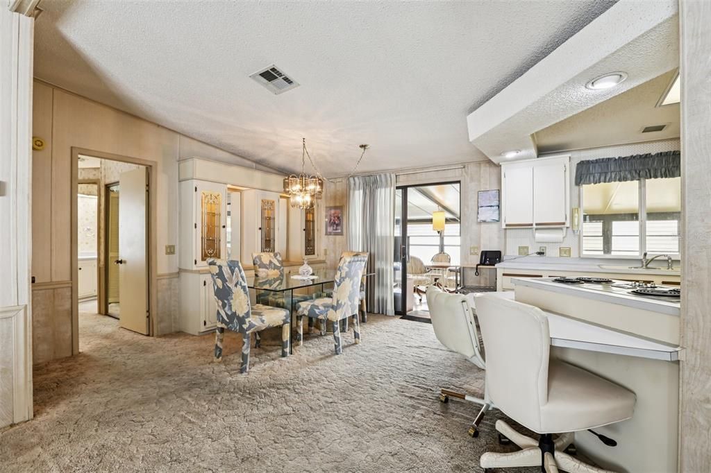 Active With Contract: $125,000 (2 beds, 2 baths, 1404 Square Feet)