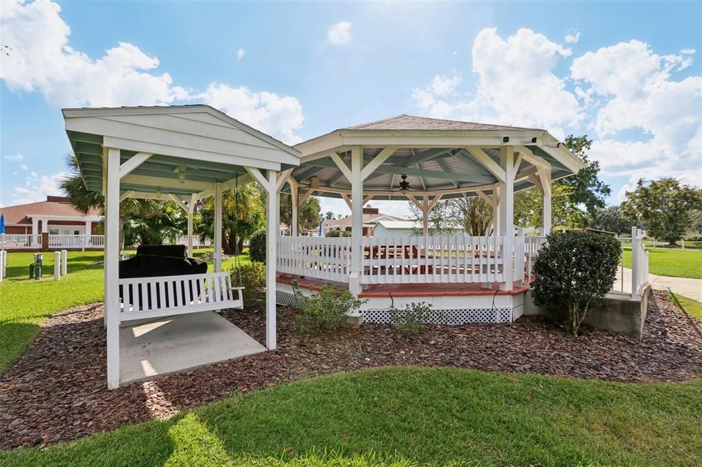 Active With Contract: $125,000 (2 beds, 2 baths, 1404 Square Feet)