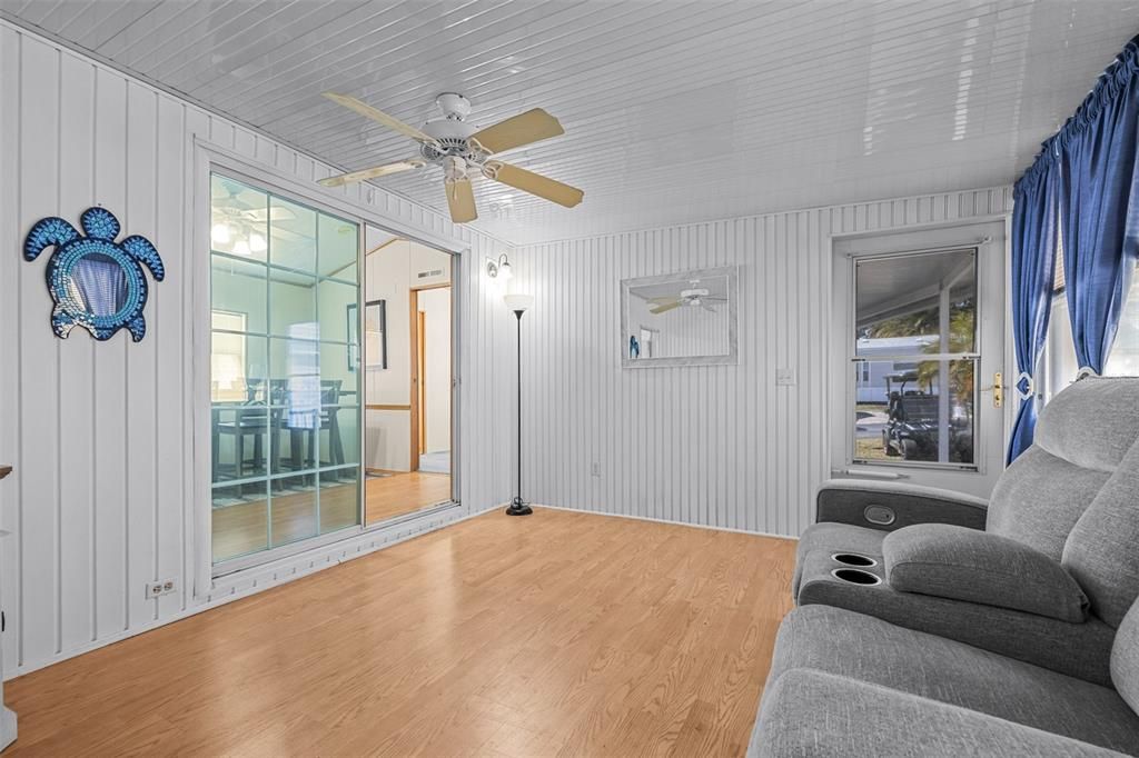 En Venta: $155,000 (3 camas, 2 baños, 781 Pies cuadrados)