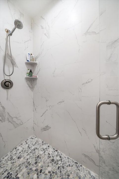 Activo con contrato: $691,500 (4 camas, 3 baños, 2346 Pies cuadrados)