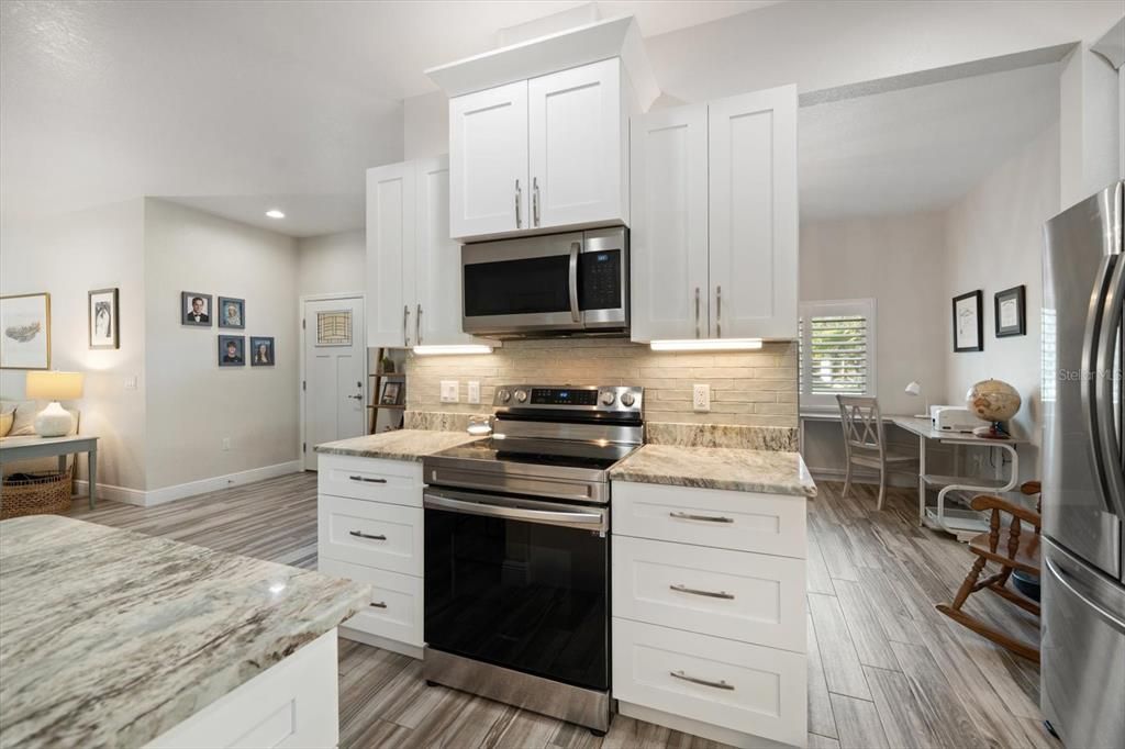 Activo con contrato: $691,500 (4 camas, 3 baños, 2346 Pies cuadrados)