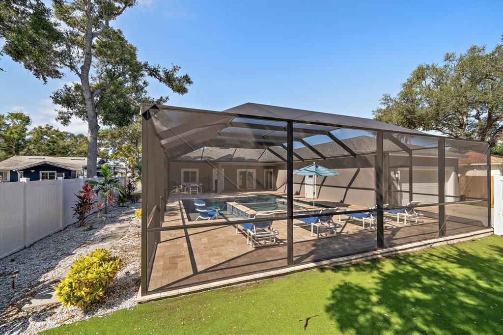 Activo con contrato: $691,500 (4 camas, 3 baños, 2346 Pies cuadrados)