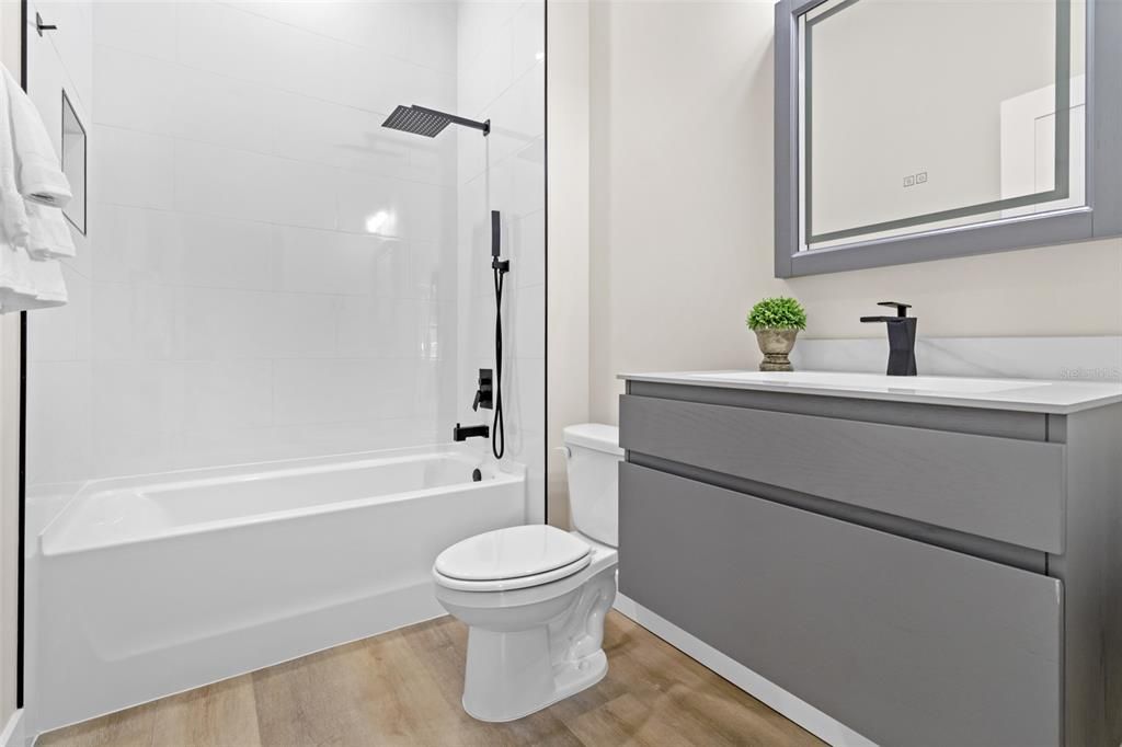 For Sale: $549,900 (6 beds, 0 baths, 3340 Square Feet)