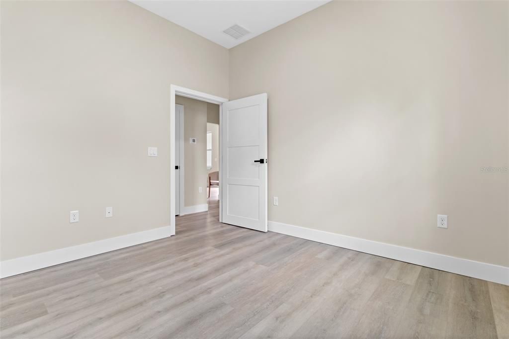 For Sale: $549,900 (6 beds, 0 baths, 3340 Square Feet)