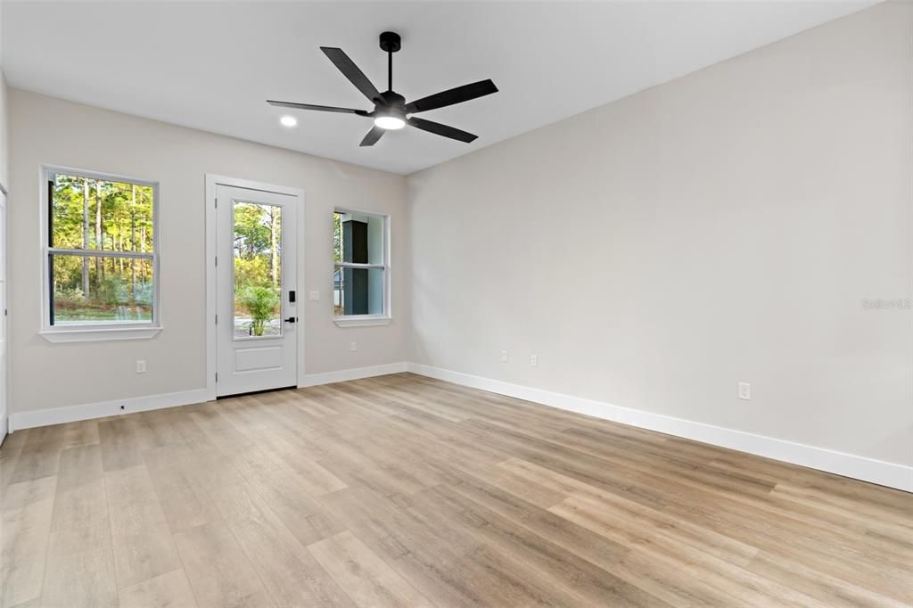 For Sale: $549,900 (6 beds, 0 baths, 3340 Square Feet)