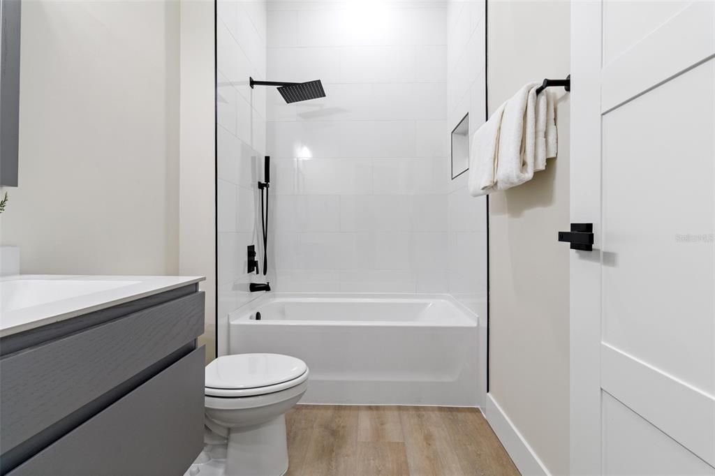 For Sale: $549,900 (6 beds, 0 baths, 3340 Square Feet)