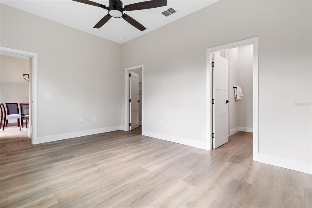 For Sale: $549,900 (6 beds, 0 baths, 3340 Square Feet)