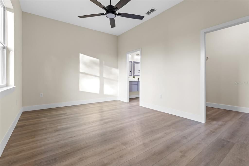 For Sale: $549,900 (6 beds, 0 baths, 3340 Square Feet)