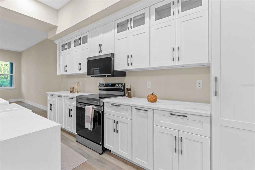 For Sale: $549,900 (6 beds, 0 baths, 3340 Square Feet)