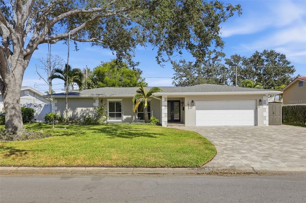Recently Sold: $765,000 (4 beds, 2 baths, 2105 Square Feet)