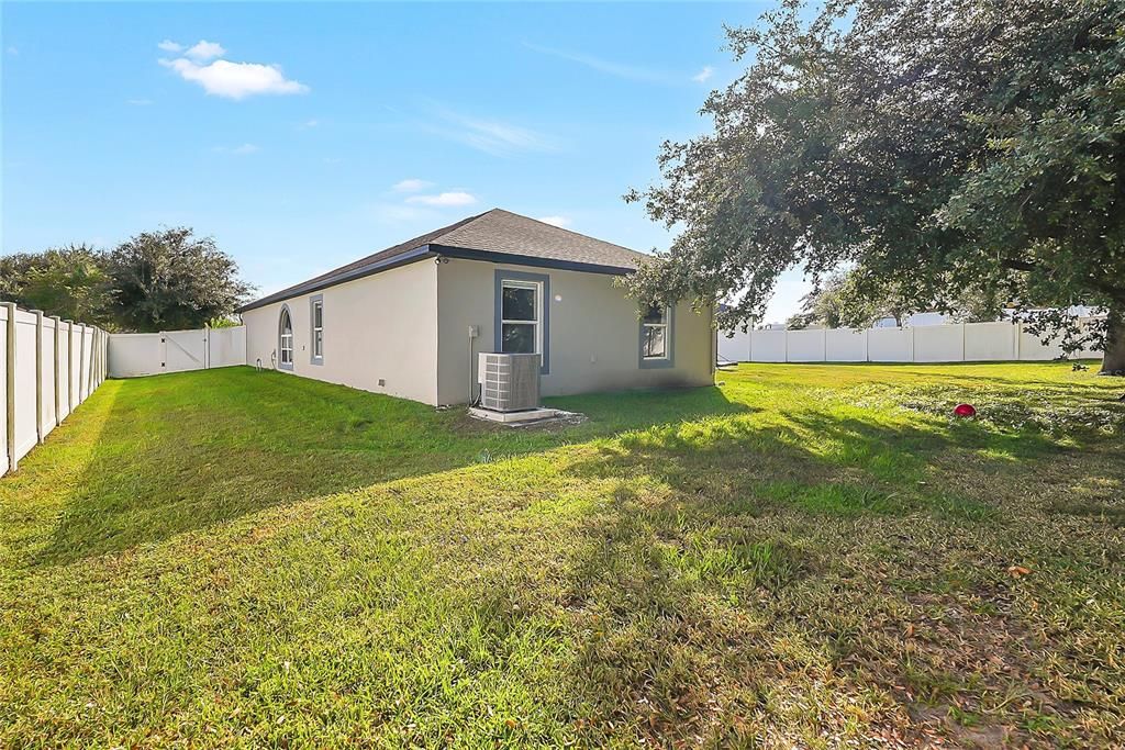 For Sale: $345,000 (4 beds, 2 baths, 2088 Square Feet)