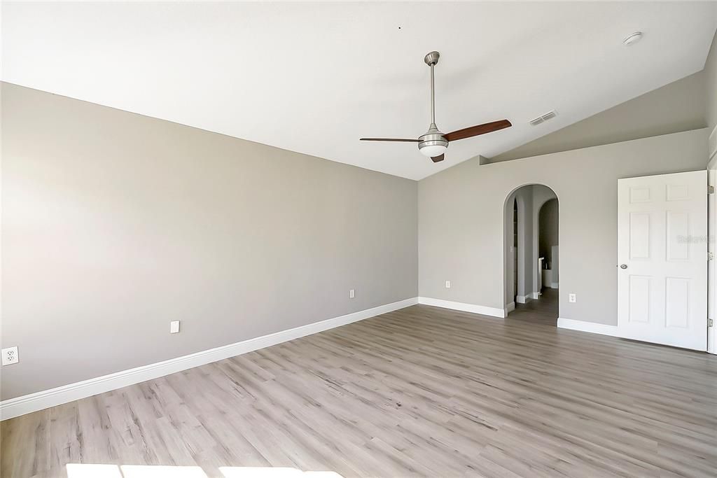 For Sale: $345,000 (4 beds, 2 baths, 2088 Square Feet)