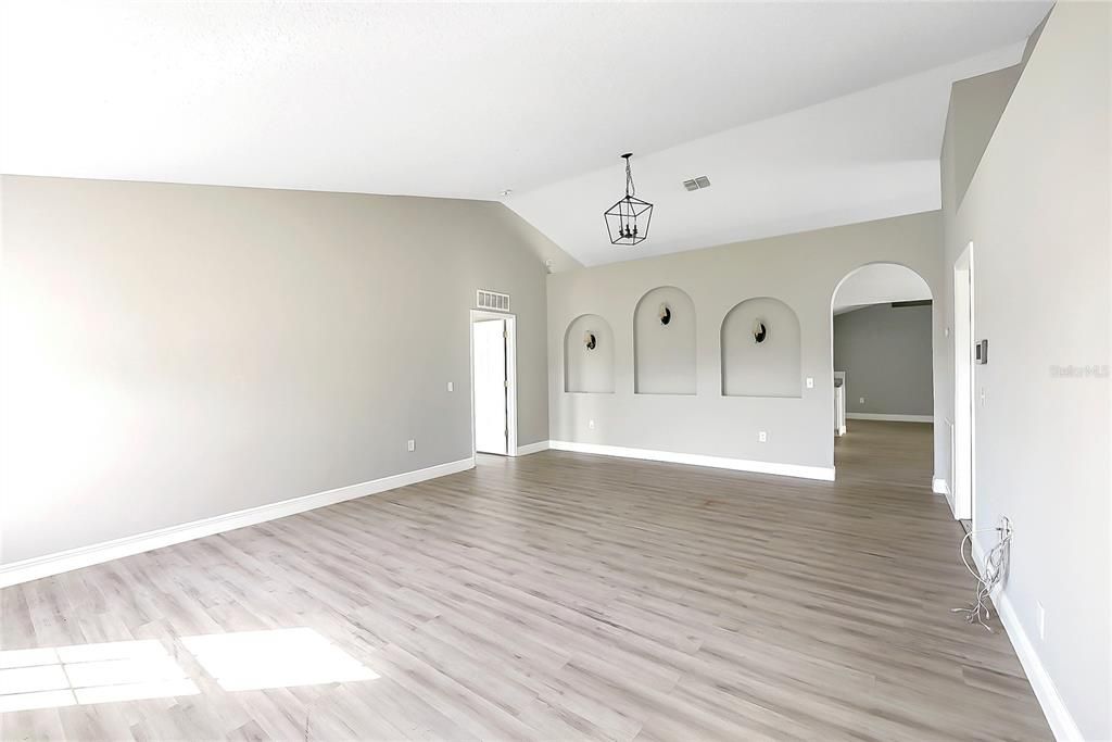 For Sale: $345,000 (4 beds, 2 baths, 2088 Square Feet)