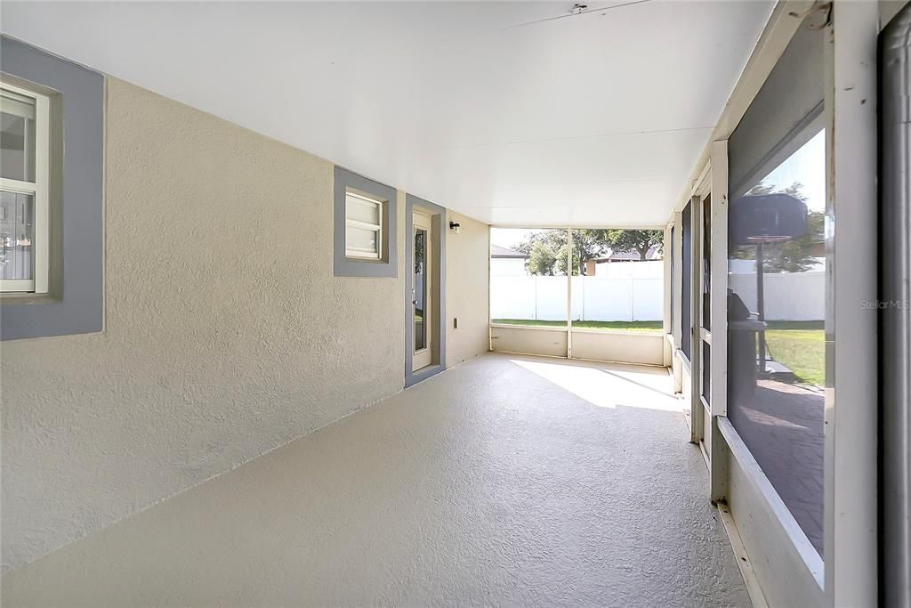 For Sale: $345,000 (4 beds, 2 baths, 2088 Square Feet)