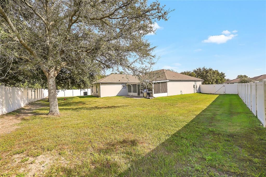 For Sale: $345,000 (4 beds, 2 baths, 2088 Square Feet)