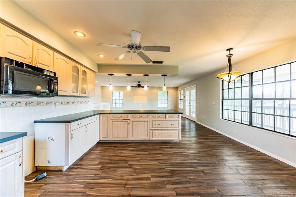 En Venta: $369,900 (3 camas, 2 baños, 1444 Pies cuadrados)