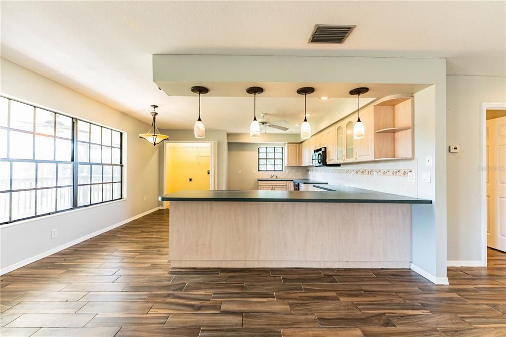 En Venta: $369,900 (3 camas, 2 baños, 1444 Pies cuadrados)