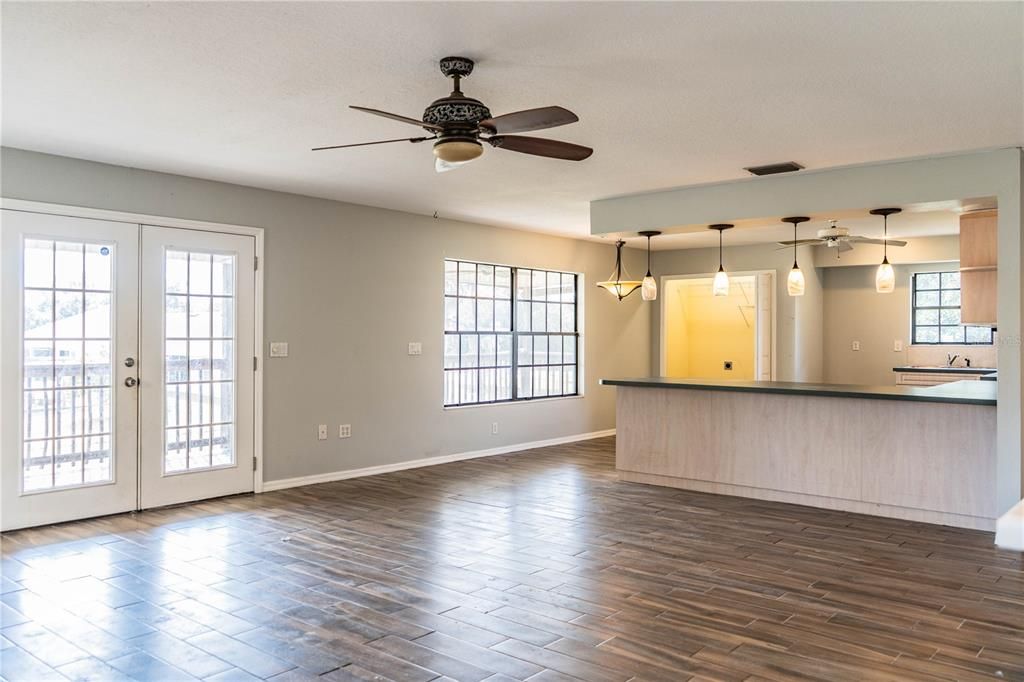 En Venta: $369,900 (3 camas, 2 baños, 1444 Pies cuadrados)