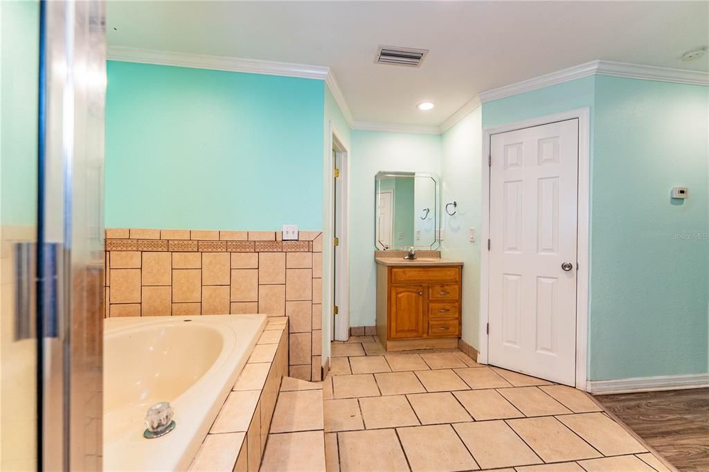 En Venta: $369,900 (3 camas, 2 baños, 1444 Pies cuadrados)