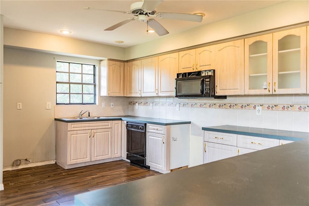 En Venta: $369,900 (3 camas, 2 baños, 1444 Pies cuadrados)