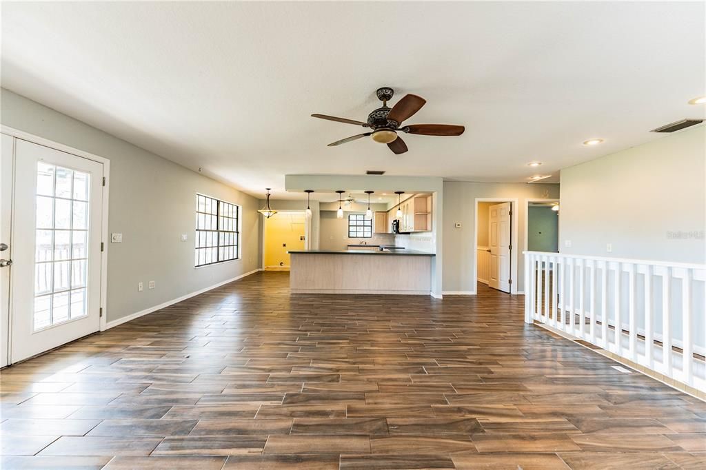 En Venta: $369,900 (3 camas, 2 baños, 1444 Pies cuadrados)