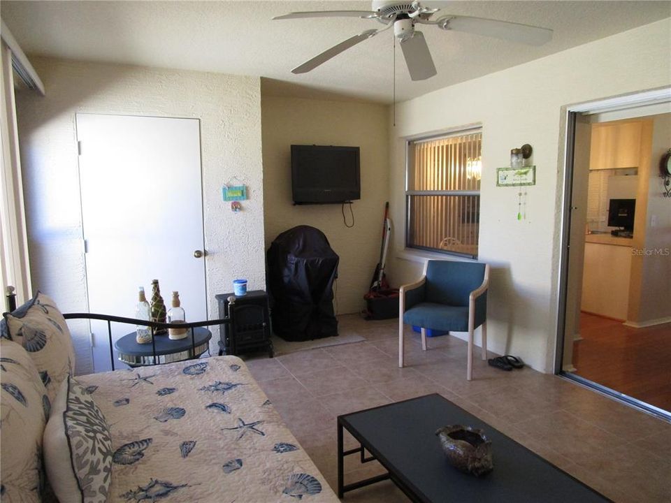 For Sale: $169,900 (2 beds, 2 baths, 1318 Square Feet)