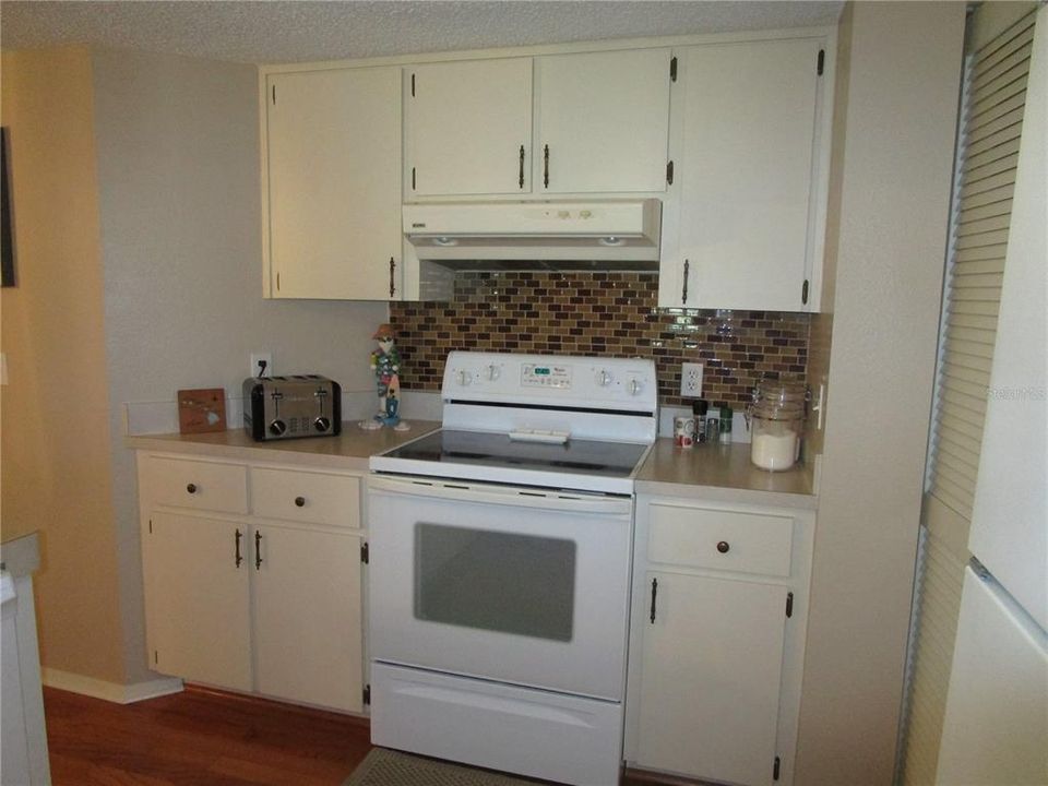 For Sale: $169,900 (2 beds, 2 baths, 1318 Square Feet)