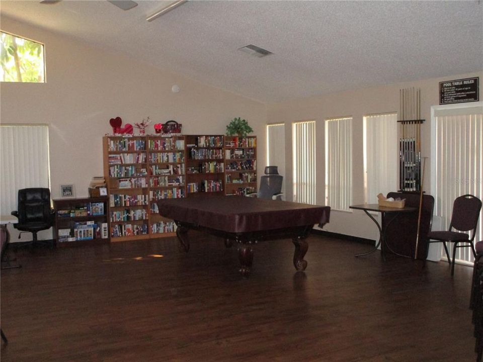 For Sale: $169,900 (2 beds, 2 baths, 1318 Square Feet)