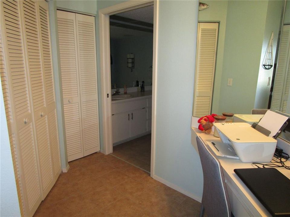 For Sale: $169,900 (2 beds, 2 baths, 1318 Square Feet)