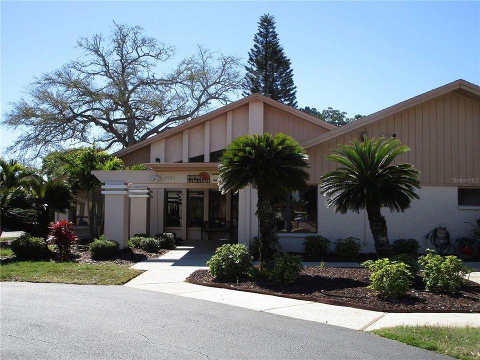 For Sale: $169,900 (2 beds, 2 baths, 1318 Square Feet)