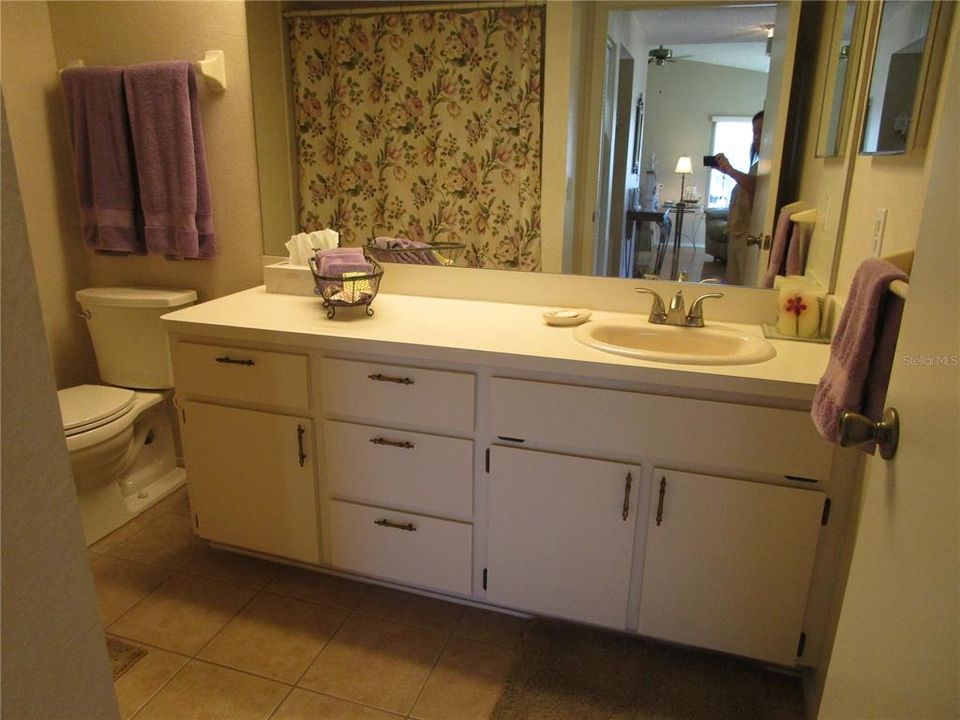 For Sale: $169,900 (2 beds, 2 baths, 1318 Square Feet)