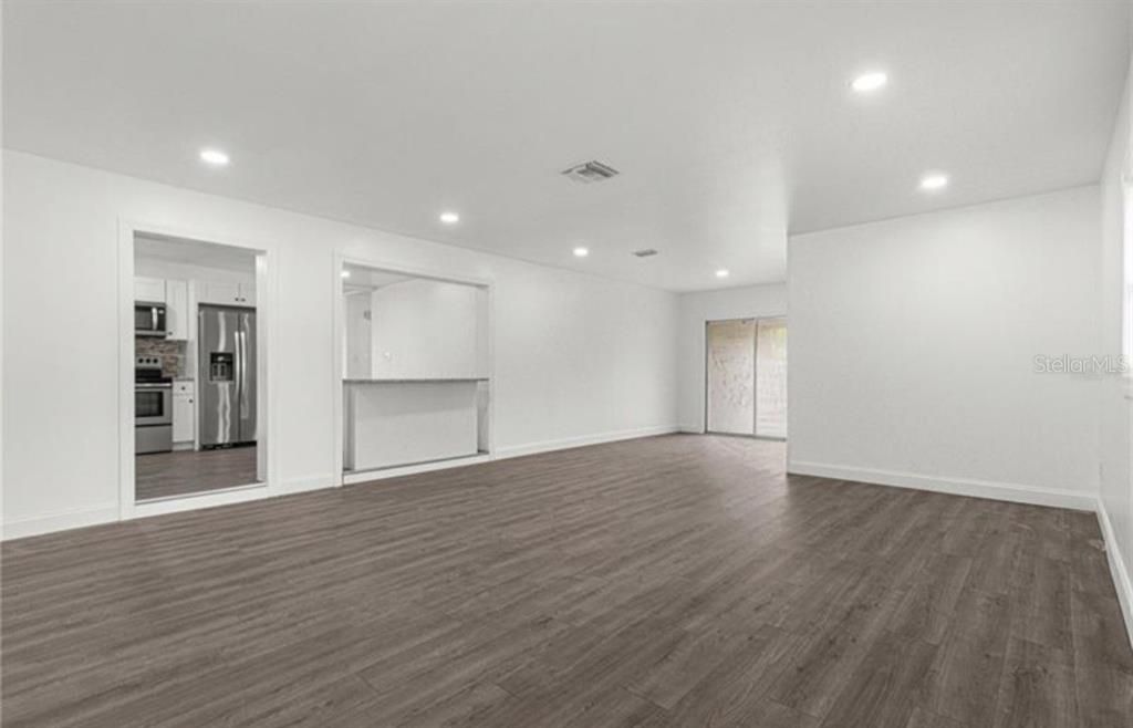 На продажу: $234,900 (3 спален, 2 ванн, 1744 Квадратных фут)