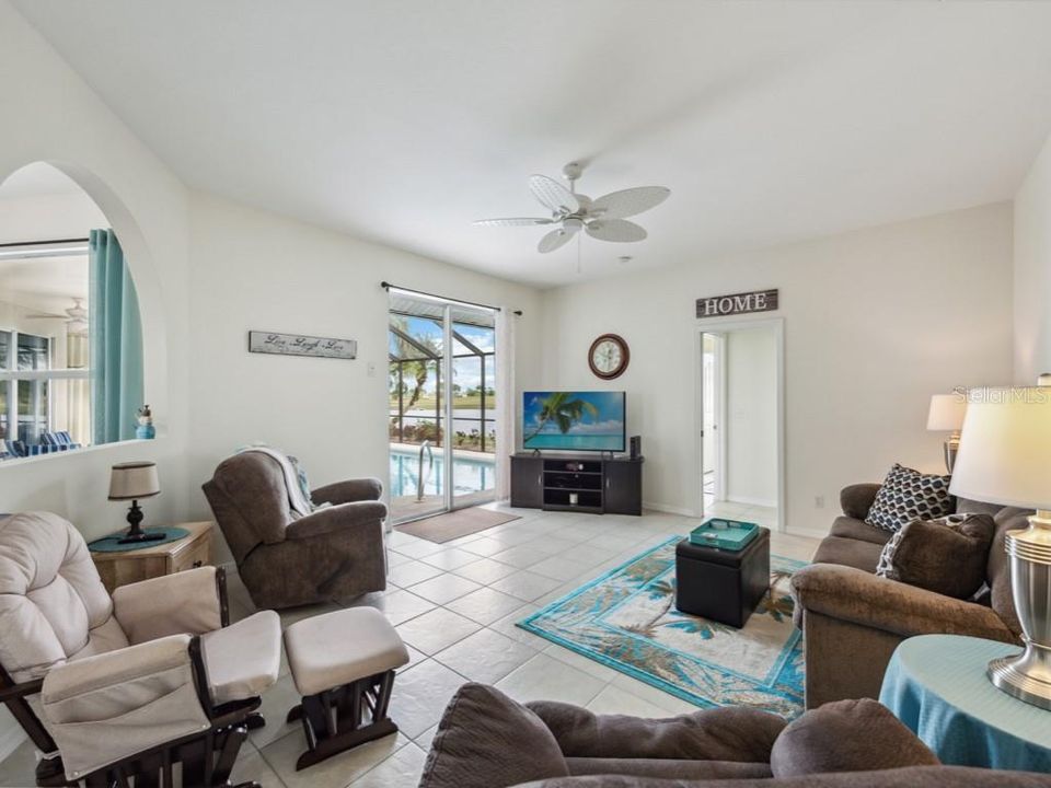 For Sale: $649,000 (4 beds, 3 baths, 2474 Square Feet)