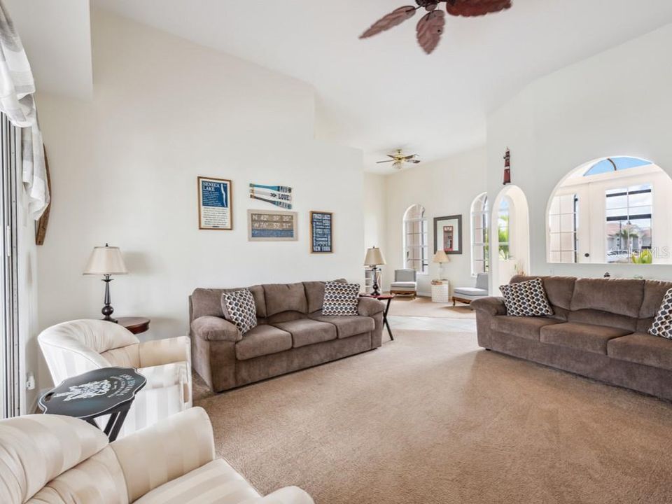 For Sale: $649,000 (4 beds, 3 baths, 2474 Square Feet)